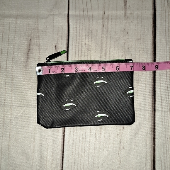 Ipsy Vampy Goth Makeup Bag - Picture 3 of 8